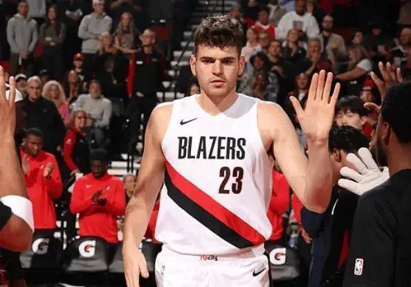 远远低于他, 人联想到经, 篮板