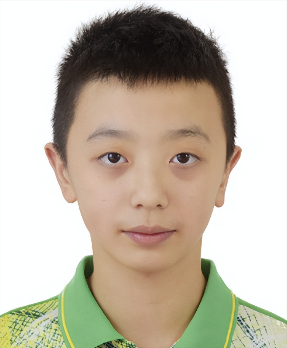 紧锣密鼓地, OlH, 证件照争议 紧锣密鼓地, OlH, 证件照争议