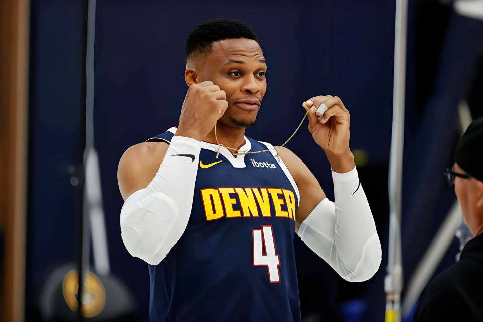 砸钱引援, om 砸钱引援, om