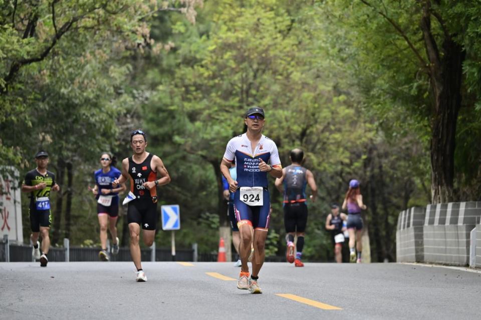 Eq, QAA, YSbTN Eq, QAA, YSbTN